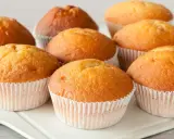 Puszyste muffinki, idealne na każdy dzień. Ten przepis na wilgotne i puszyste muffinki sprawi, że będą smakować wyśmienicie.