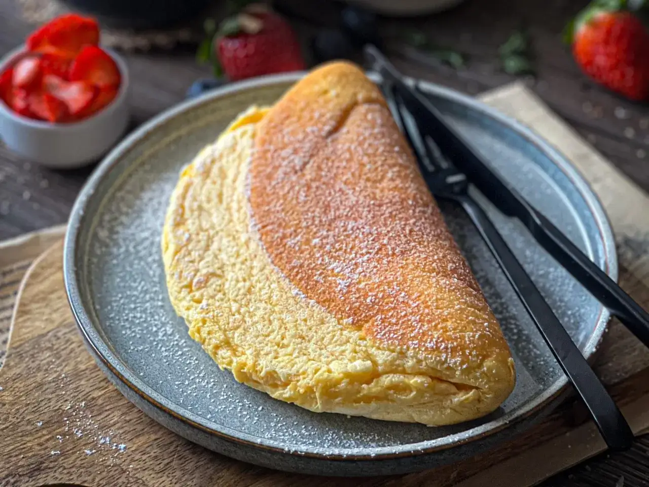 Puszysty omlet, idealny na śniadanie. Ten przepis na puszysty omlet jest prosty i szybki.